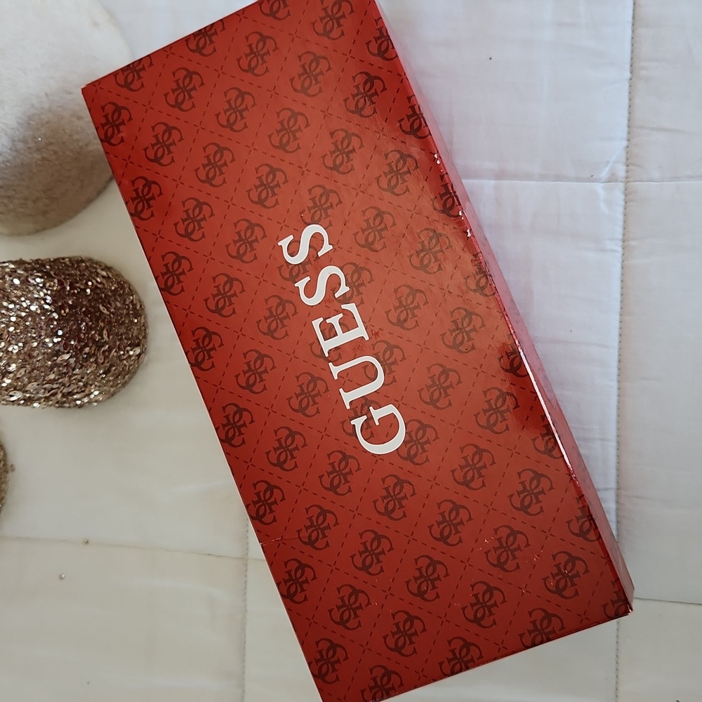 GUESS FABRIC THONGS - Picture 7 of 8